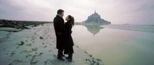 Marina (Olga Kurylenko) et Neil (Ben Affleck), devant le Mont Saint Michel.